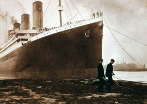 "Титаник" вот-вот начнет свои морские испытания 2 апреля 1912, которые он успешно пройдет и получит "регистрационный лист", подтверждающий, что судно имеет право перевозить пассажиров.