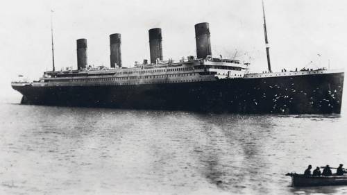 11 апреля 1912 года. Тендеры отошли, экипаж готовится поднять якорь. Скоро Титаник направится в открытый океан.
