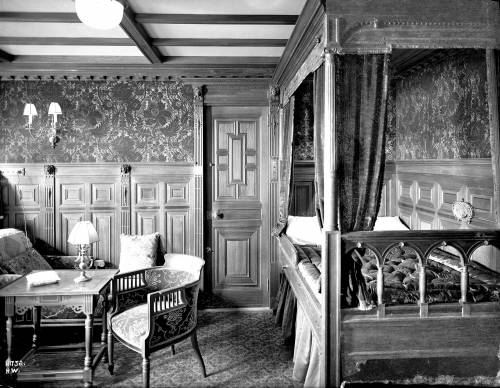 Каюта первого класса В-59 RMS Titanic в Старом Голландском стиле. Снимок официального фотографа верфи "Harland & Wolff" Роберта Уелча. 27 марта 1912 г.